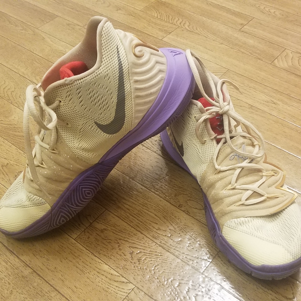Men's Nike Kyrie 5 Sneakers - Size 10